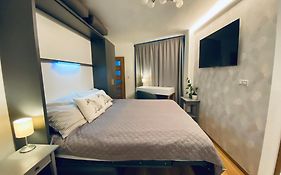 Cozy Apt Near Prague Castle